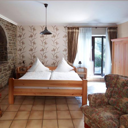 Hotel Haus Kylltal Zendscheid エクステリア 写真