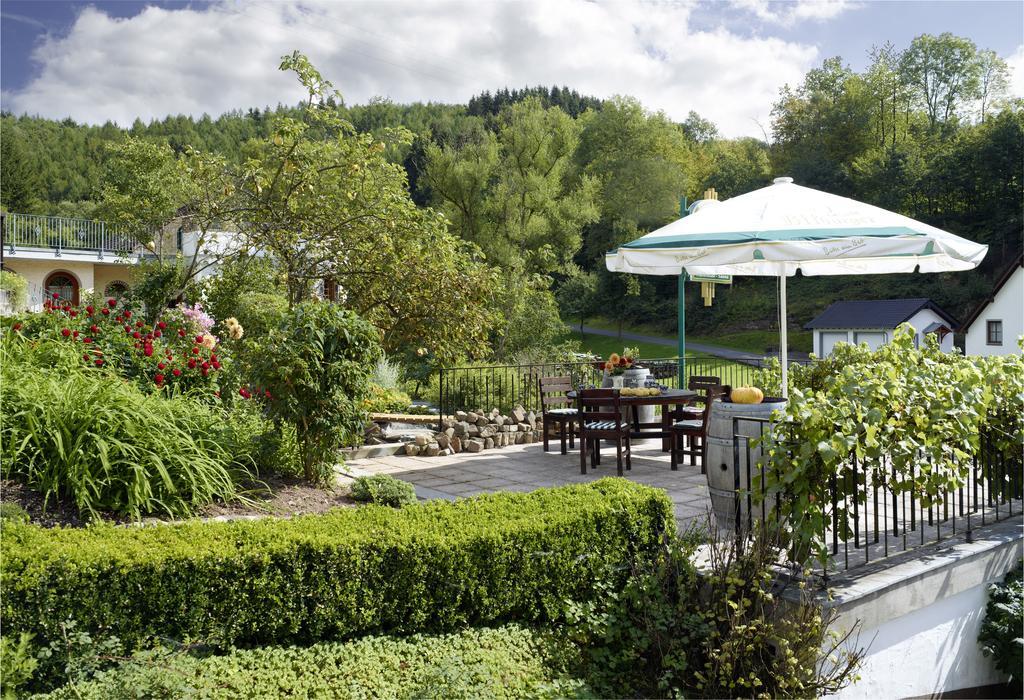 Hotel Haus Kylltal Zendscheid エクステリア 写真