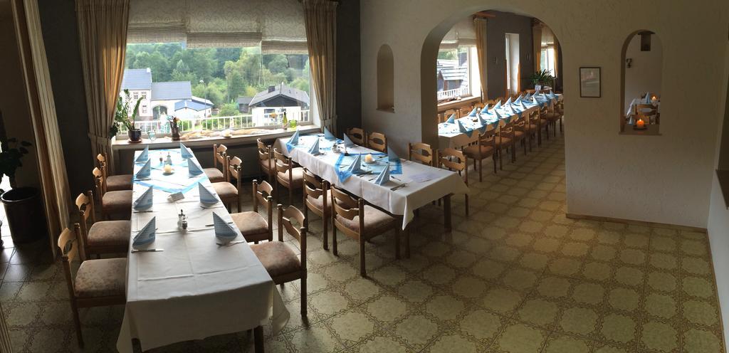 Hotel Haus Kylltal Zendscheid エクステリア 写真
